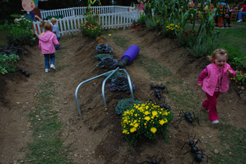 Kids in the Garden at Storywalk